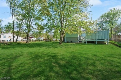 A happy little house w/ big personality tucked on quiet dead-end - photo 18