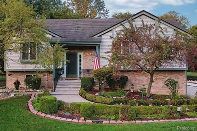 (private lake, pond, creek) Home For Sale in Westland Michigan