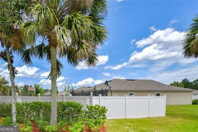 LOVELY 4 BEDROOM HOME WITH VINYL FENCED BACKYARD. SPACIOUS - photo 4