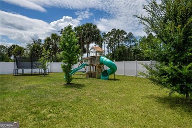LOVELY 4 BEDROOM HOME WITH VINYL FENCED BACKYARD. SPACIOUS - photo 8
