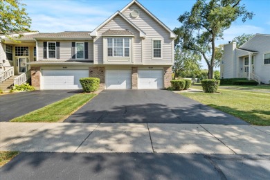 Lake Townhome/Townhouse Sale Pending in Arlington Heights, Illinois