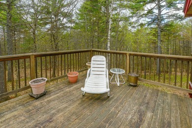 Cozy 2 BR, 2 Bath log sided home with knotty pine interior on a - photo 10