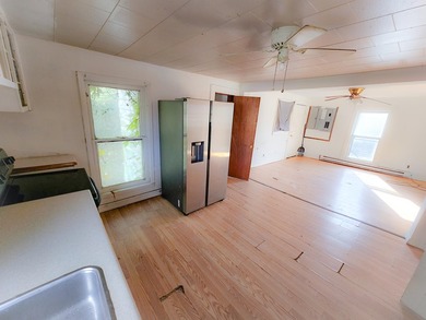 Duplex with 2 apartments. Whether you're a first-time home buyer - photo 11