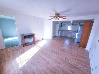 Duplex with 2 apartments. Whether you're a first-time home buyer - photo 12