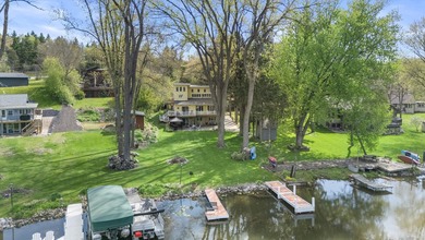 Eagle Spring Lake Home For Sale in Mukwonago Wisconsin