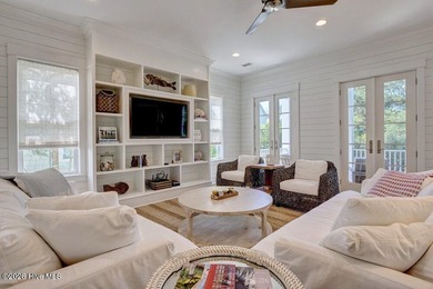 Welcome to 215 Writer's Way, where timeless coastal architecture - photo 11
