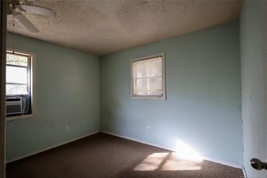 2.7 miles from the Guy Sandy ramp! This two bed, 1 bath home is - photo 11