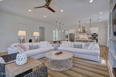 Welcome to 215 Writer's Way, where timeless coastal architecture - photo 12