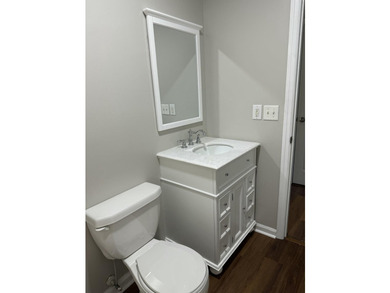 Don't miss this fully refreshed, top-floor 2-bedroom, 1-bath - photo 13