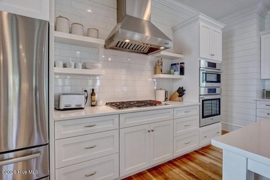 Welcome to 215 Writer's Way, where timeless coastal architecture - photo 14