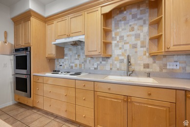 Beautiful 8,500+ sq ft home on 5.32 acres with stunning mountain - photo 14