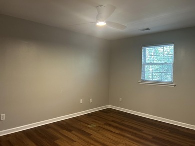Don't miss this fully refreshed, top-floor 2-bedroom, 1-bath - photo 15
