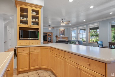Beautiful 8,500+ sq ft home on 5.32 acres with stunning mountain - photo 16