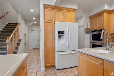 Beautiful 8,500+ sq ft home on 5.32 acres with stunning mountain - photo 18