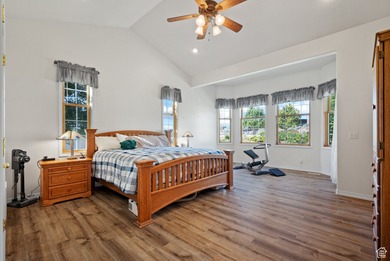 Beautiful 8,500+ sq ft home on 5.32 acres with stunning mountain - photo 22