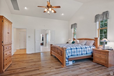 Beautiful 8,500+ sq ft home on 5.32 acres with stunning mountain - photo 23