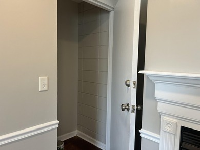 Don't miss this fully refreshed, top-floor 2-bedroom, 1-bath - photo 24