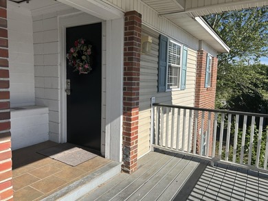 Don't miss this fully refreshed, top-floor 2-bedroom, 1-bath - photo 25