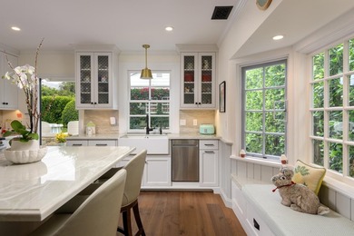 Enchanting single-level California Cottage with stunning - photo 5