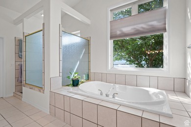 Beautiful 8,500+ sq ft home on 5.32 acres with stunning mountain - photo 26
