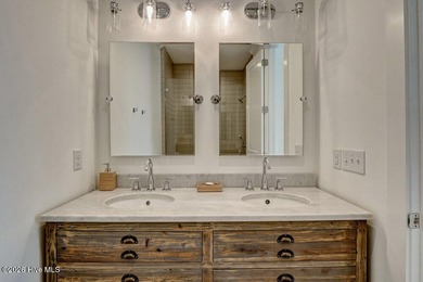 Welcome to 215 Writer's Way, where timeless coastal architecture - photo 28