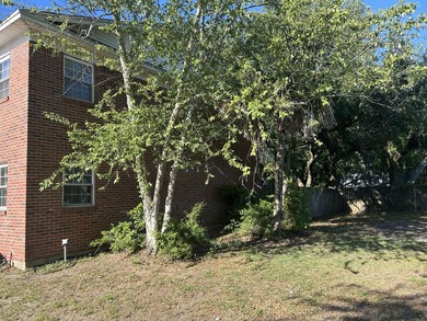 Don't miss this fully refreshed, top-floor 2-bedroom, 1-bath - photo 30