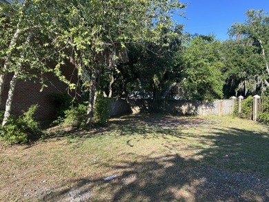 Don't miss this fully refreshed, top-floor 2-bedroom, 1-bath - photo 31