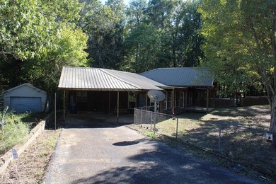 2 homes sitting on 3 lots in Plum Point subdivision backing up - photo 8