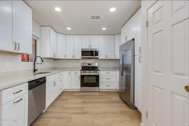Beautifully remodeled top floor condominium with stunning views - photo 11