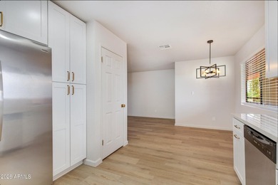 Beautifully remodeled top floor condominium with stunning views - photo 15