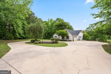 Nestled on 18.15 breathtaking acres in the heart of Moreland - photo 5
