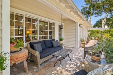 Welcome to this enchanting 2-bedroom, 2-bathroom cottage nestled - photo 6
