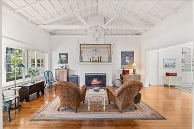 Welcome to this enchanting 2-bedroom, 2-bathroom cottage nestled - photo 8