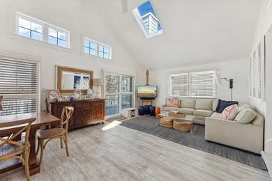 Charming two-story single-family home featuring 5 bedrooms and 3 - photo 4