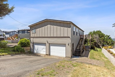 Great OCEAN VIEW Home in Road's End! Nearby beach access for - photo 1