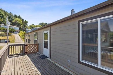 Great OCEAN VIEW Home in Road's End! Nearby beach access for - photo 5