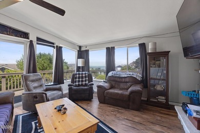 Great OCEAN VIEW Home in Road's End! Nearby beach access for - photo 9
