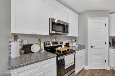 Beautifully maintained home in one of Diamondhead's newest - photo 11