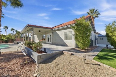 Single-story custom home in the NW with no HOA & paid-off solar!