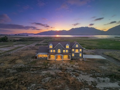 An exquisite custom estate where luxury, function, and serenity - photo 2