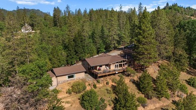Discover custom living with breathtaking panoramic views of Lake - photo 6