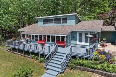 Looking for tranquility on the Lake???? Look no further!!!! This - photo 9