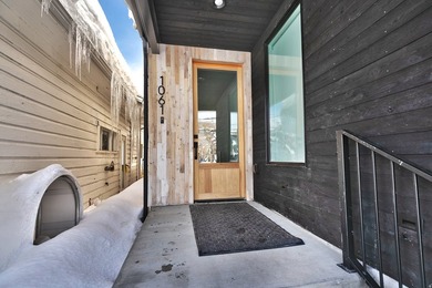 Perfect in Park City. This stunning three-bedroom, 3.5-bath - photo 3