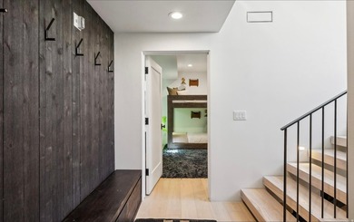 Perfect in Park City. This stunning three-bedroom, 3.5-bath - photo 7
