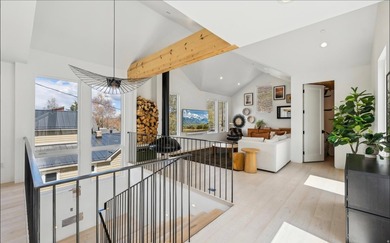 Perfect in Park City. This stunning three-bedroom, 3.5-bath - photo 10