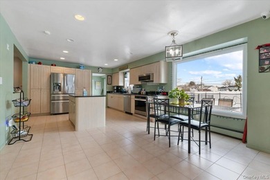 Welcome to 5 Lafayette Place in the heart of Massapequa Shores - - photo 3