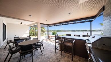 This never-lived-in luxury residence presents an extraordinary - photo 34