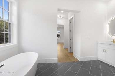 Prestigious New Construction in Landfall! This impressive Bay - photo 16