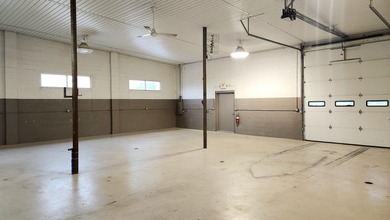 Commercial opportunity featuring 2,976 sqft shop building, C-1 - photo 4