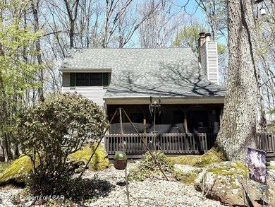 Awesome meticulously maintained 3 BR, 2 Bath Beech Mtn saltbox - photo 1